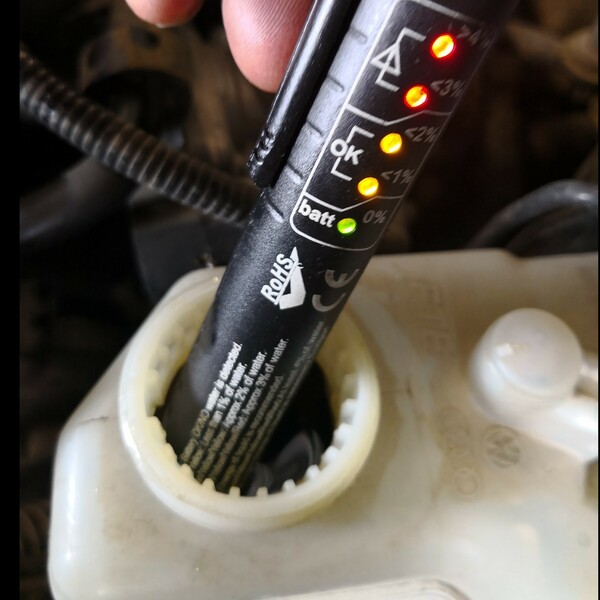 Magas víztartalmú fékfolyadék mérése - ABS kocka hiba